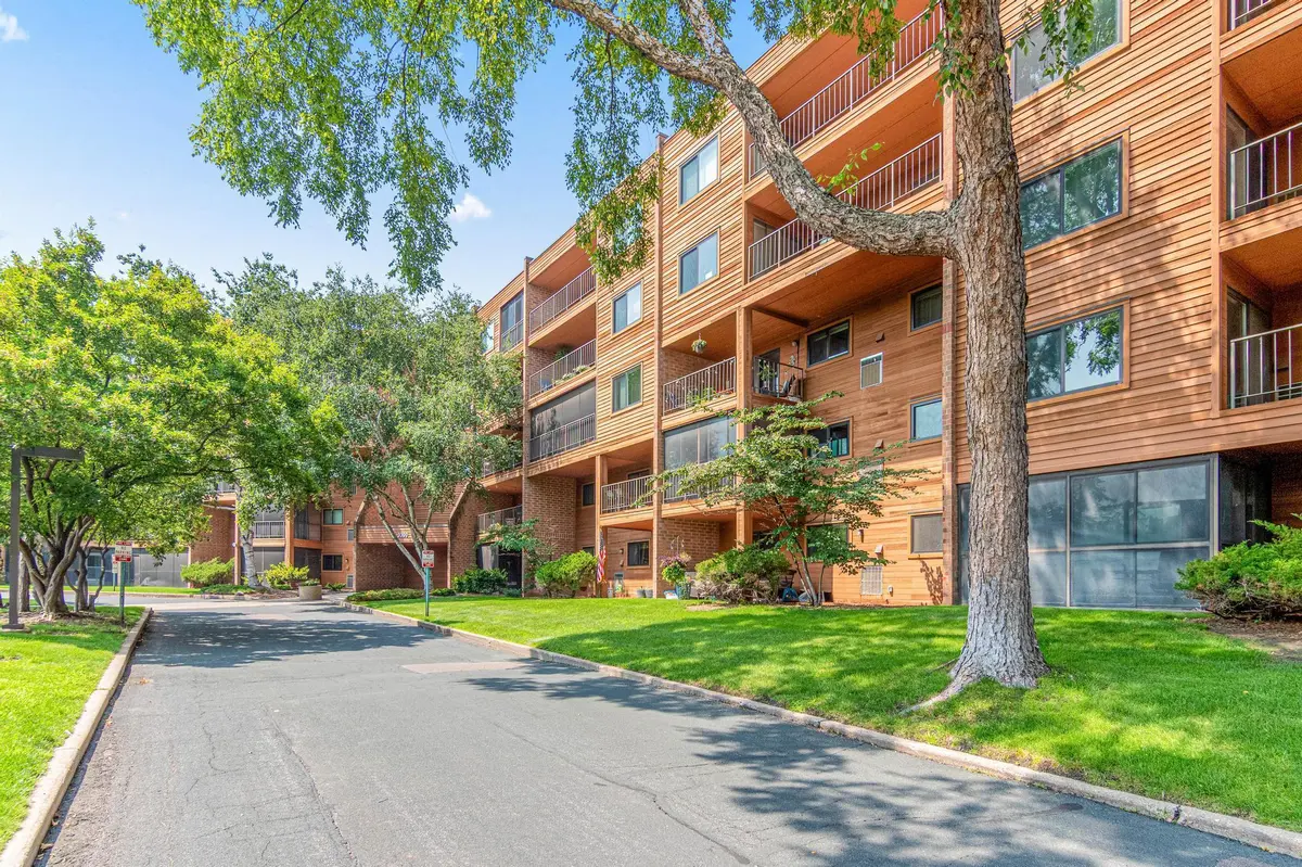 3320 Louisiana AVE S #112, Saint Louis Park, MN 55426
