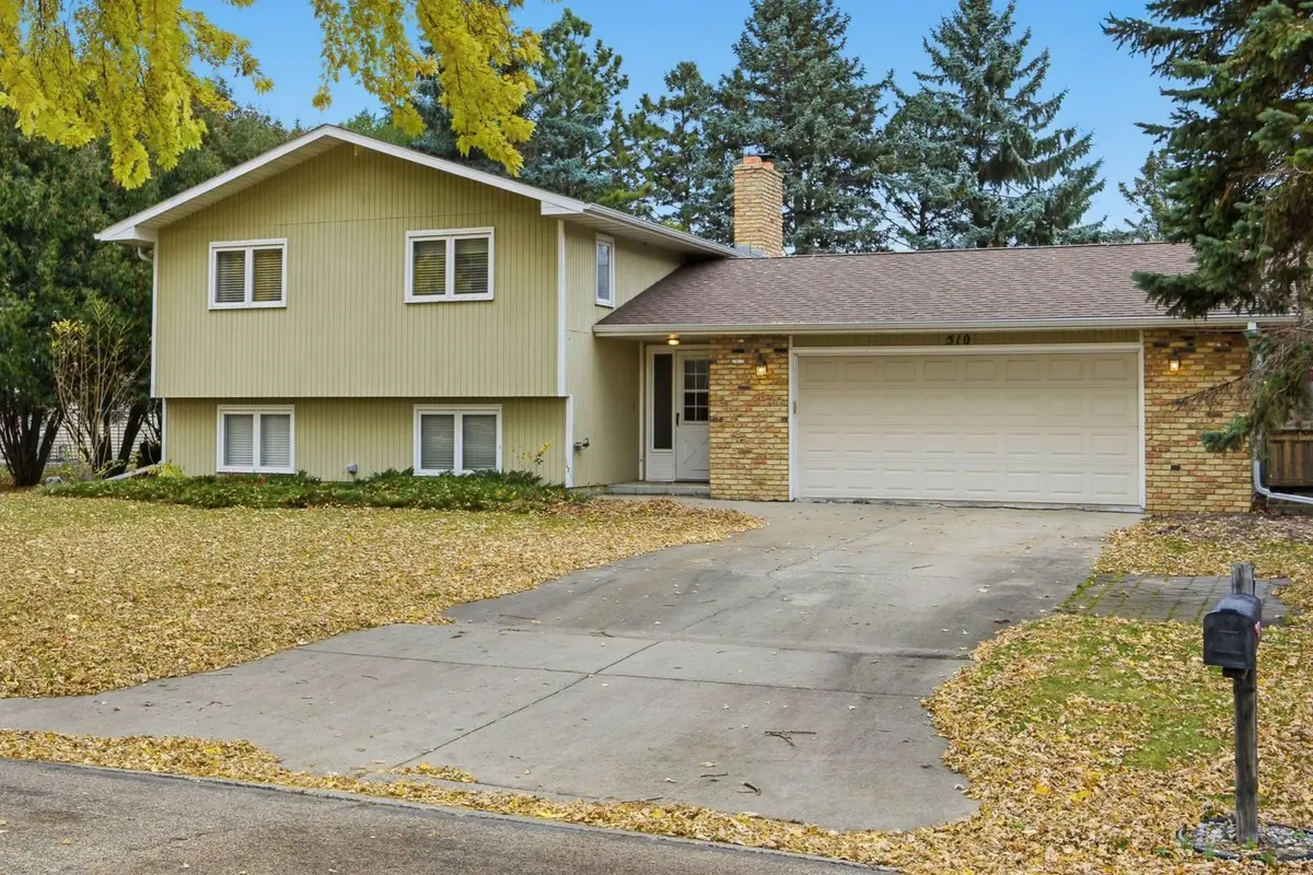 510 35th AVE S, Moorhead, MN 56560