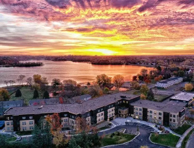 1948 W Wayzata BLVD #114, Long Lake, MN 55356