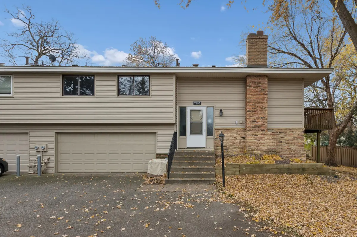 7285 Kirkwood LN N, Maple Grove, MN 55369