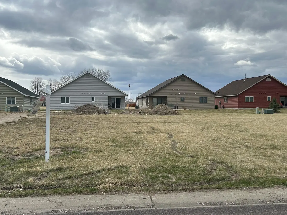 1519 Ranger DR, Glencoe, MN 55336