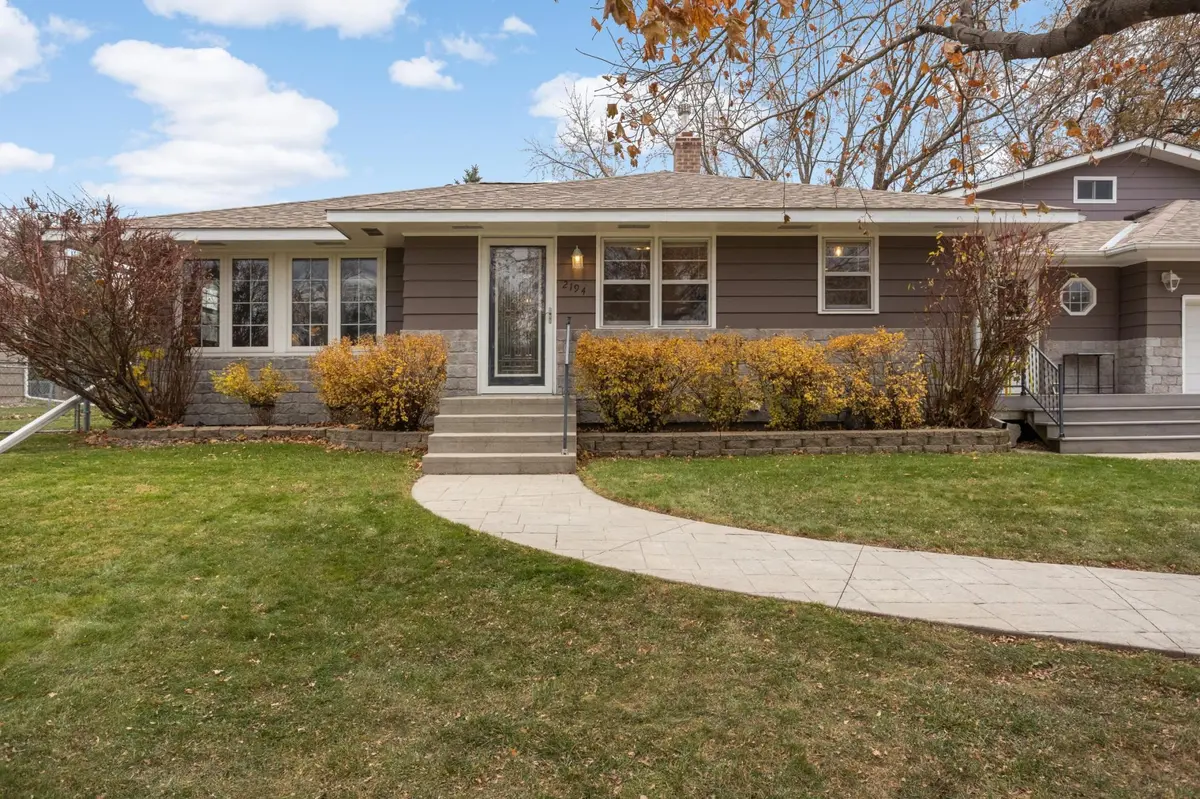 2194 Gardenette DR N, White Bear Lake, MN 55110