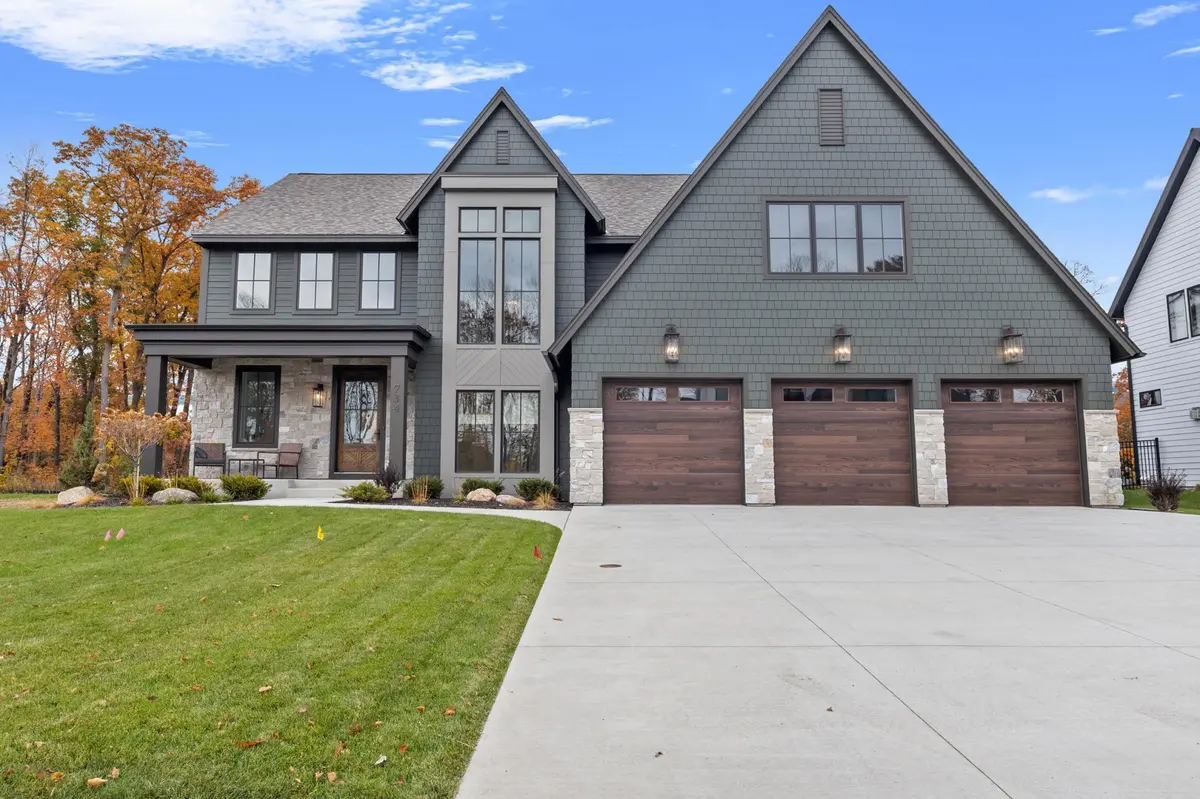 734 Shawnee Woods RD, Medina, MN 55340