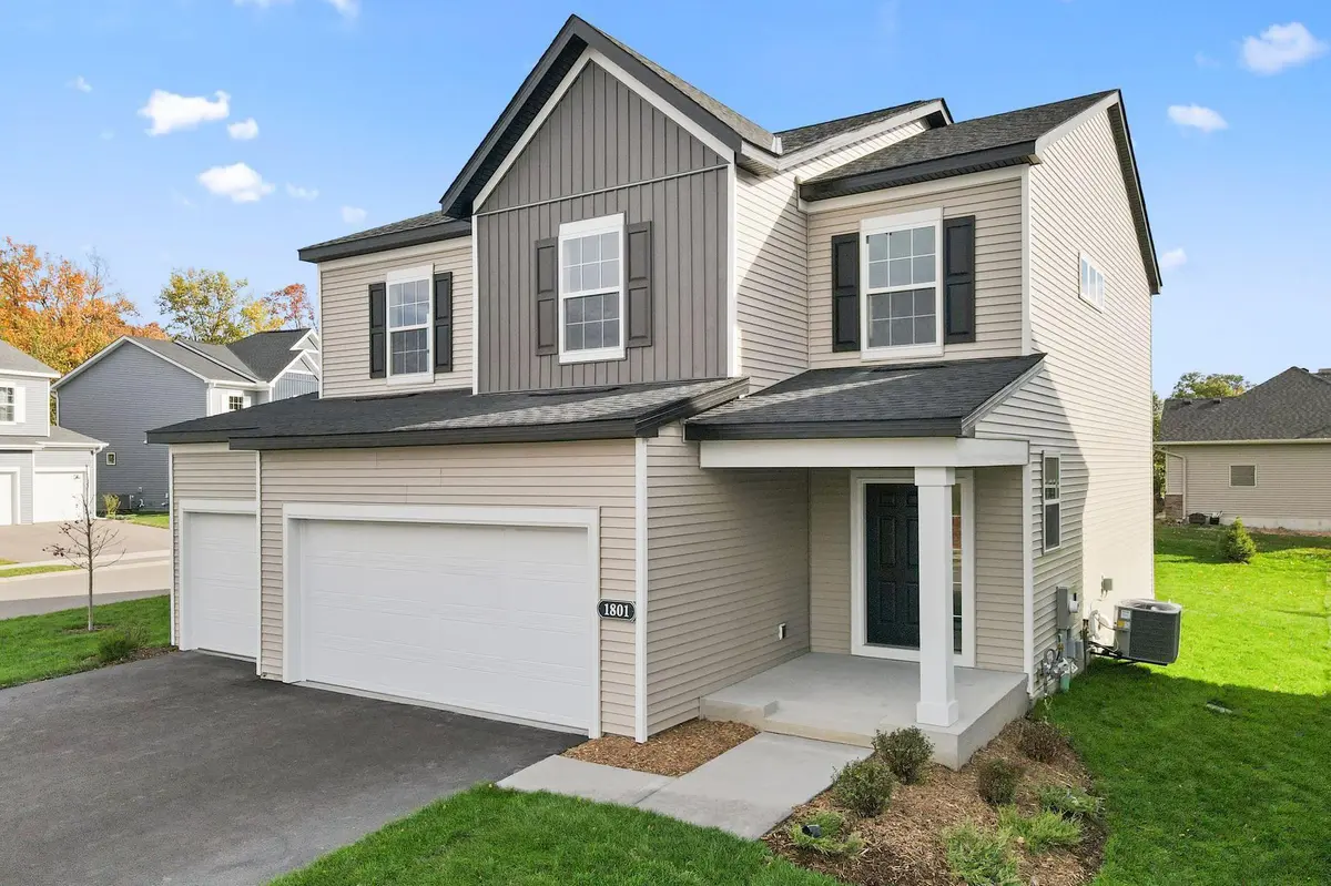 1801 Charleston LN, Waconia, MN 55387