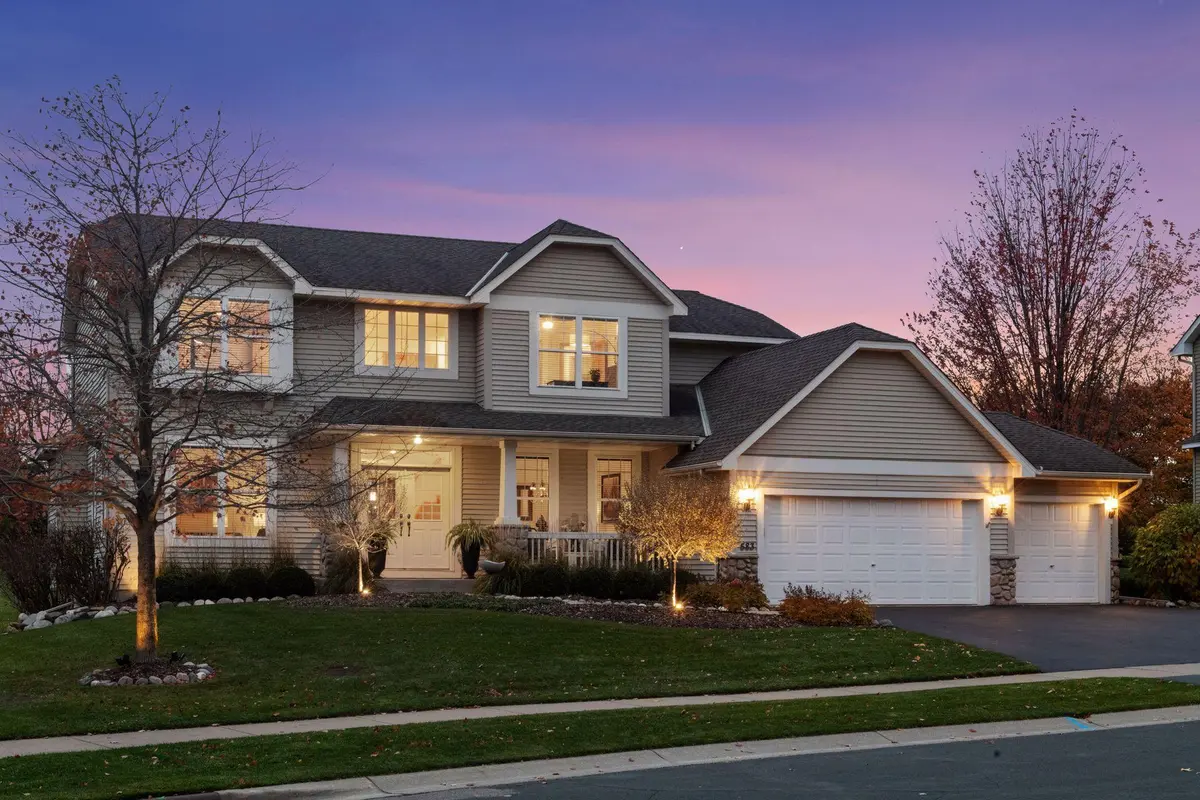 583 Summerfield DR, Chanhassen, MN 55317