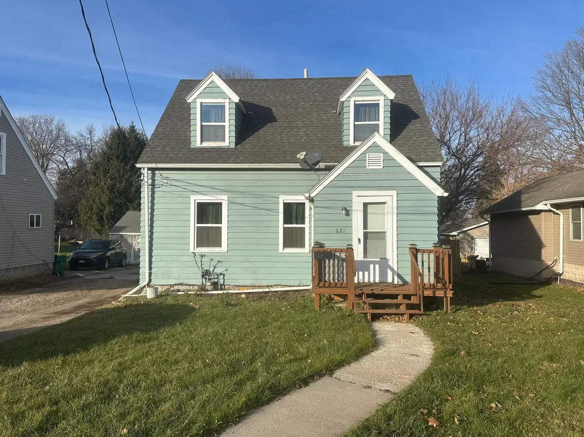 621 E 7th ST, Albert Lea, MN 56007