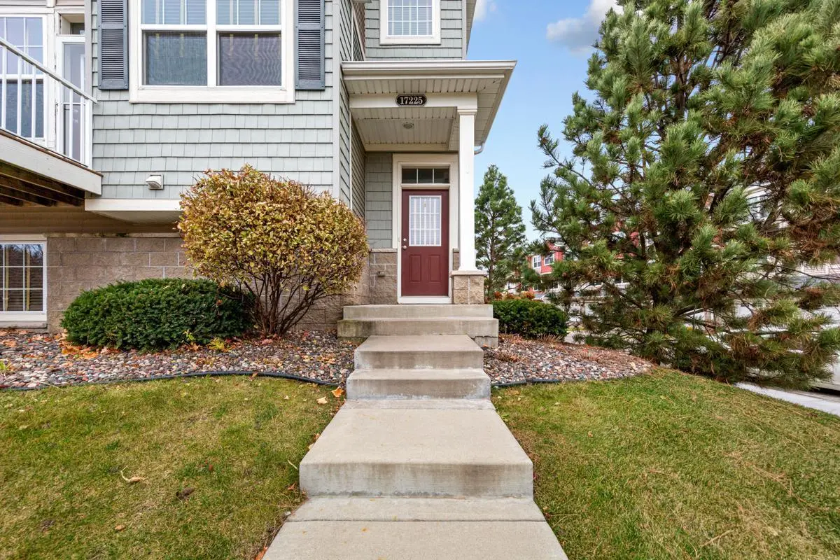 17225 72nd AVE N #2001, Maple Grove, MN 55311