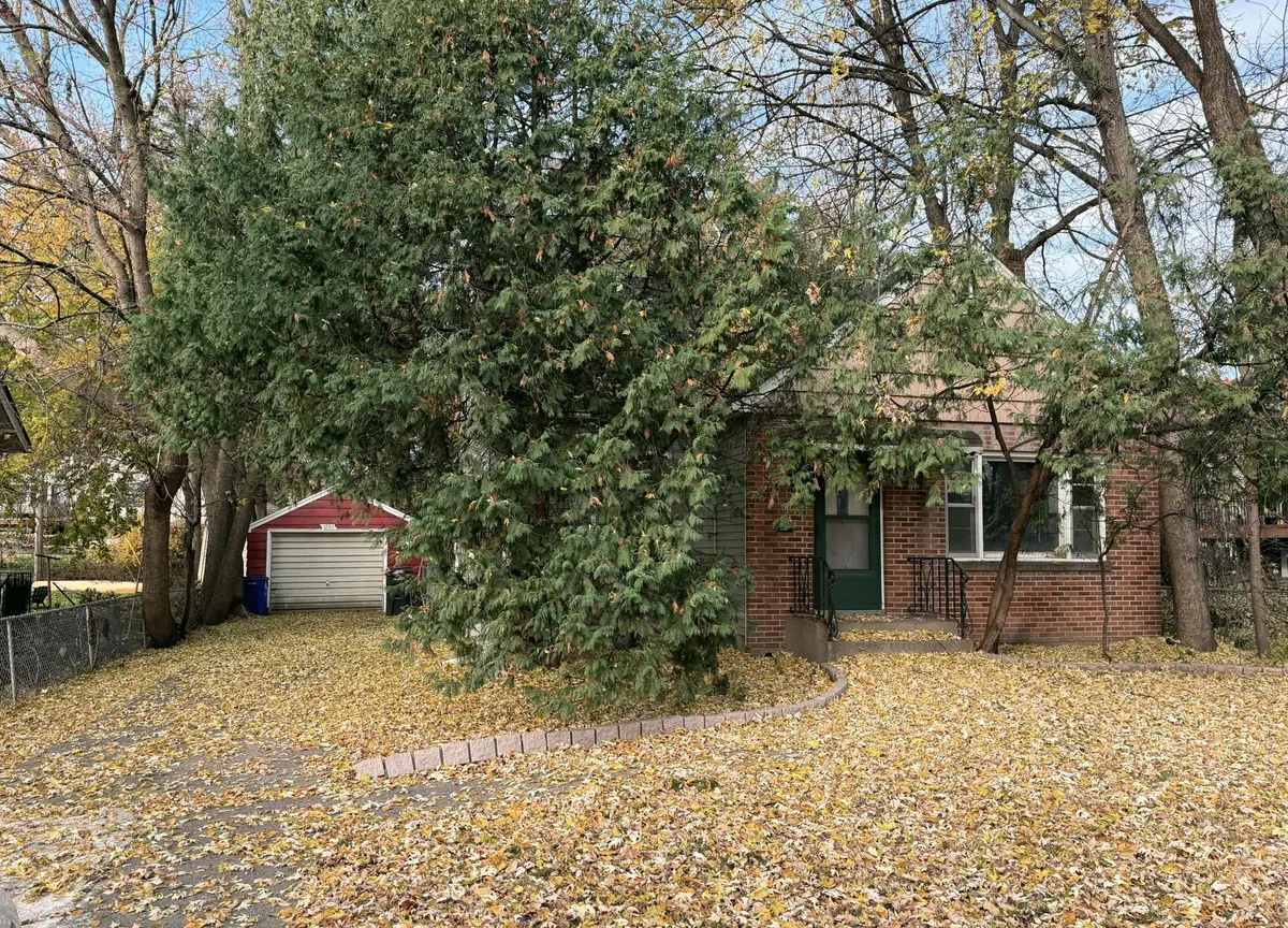 1245 Dale ST N, Saint Paul, MN 55117