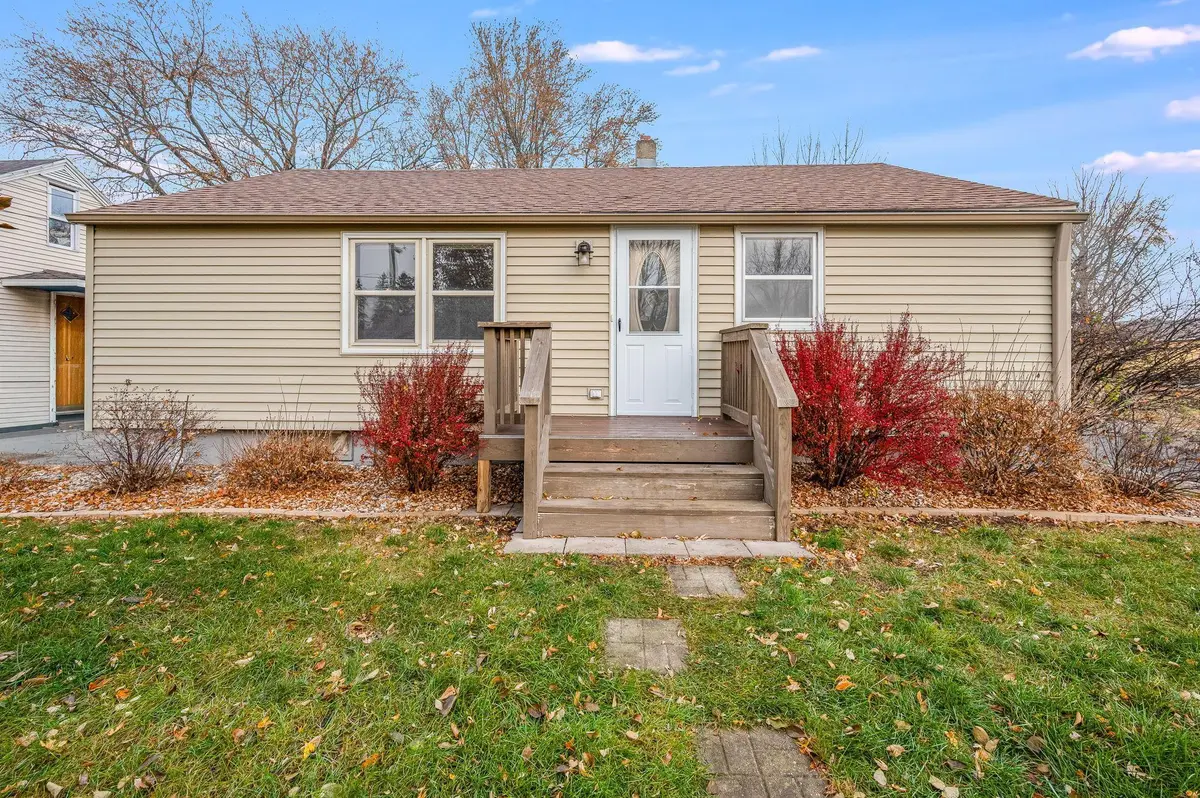 300 Le Sueur AVE, Eagle Lake, MN 56024