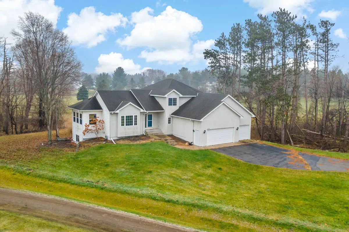 674 208th LN NE, East Bethel, MN 55011