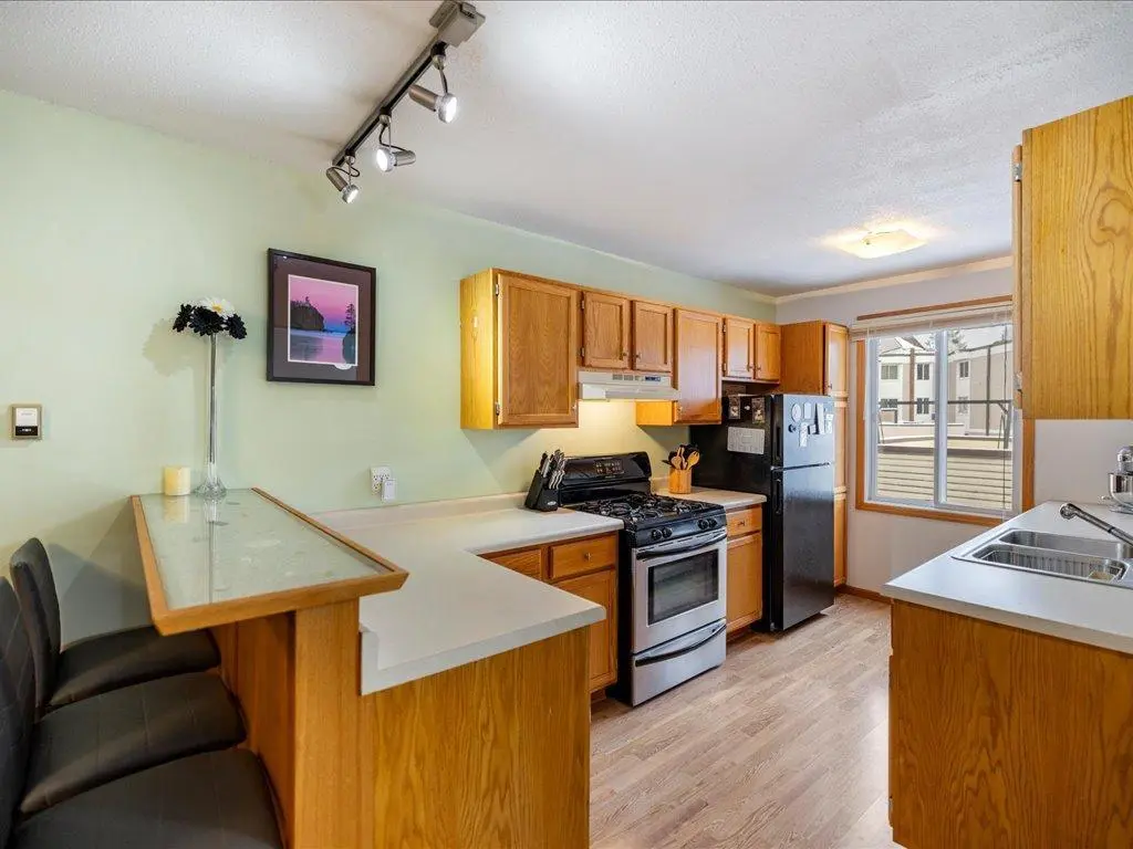 10720 Rockford RD #212, Plymouth, MN 55442