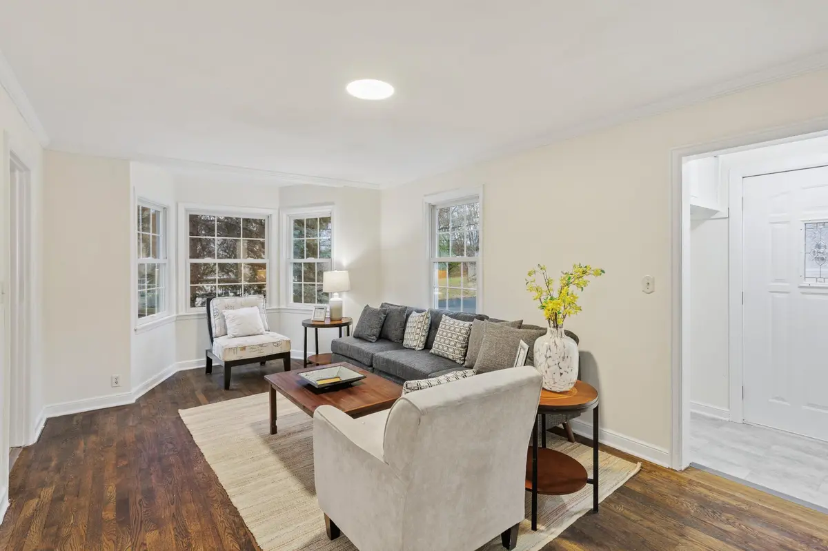 1010 Summit AVE, South Saint Paul, MN 55075