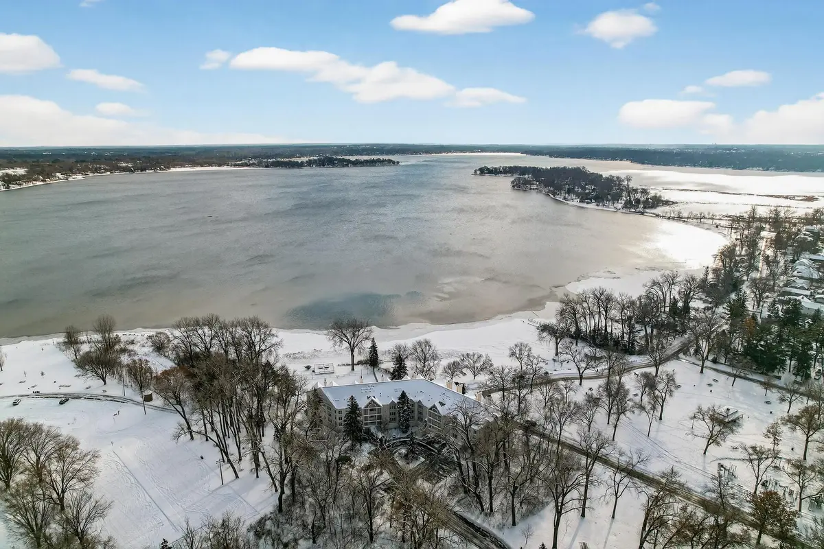 5009 Lake AVE #201, White Bear Lake, MN 55110