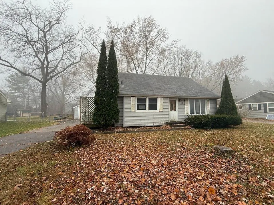2106 Richard AVE, White Bear Lake, MN 55110