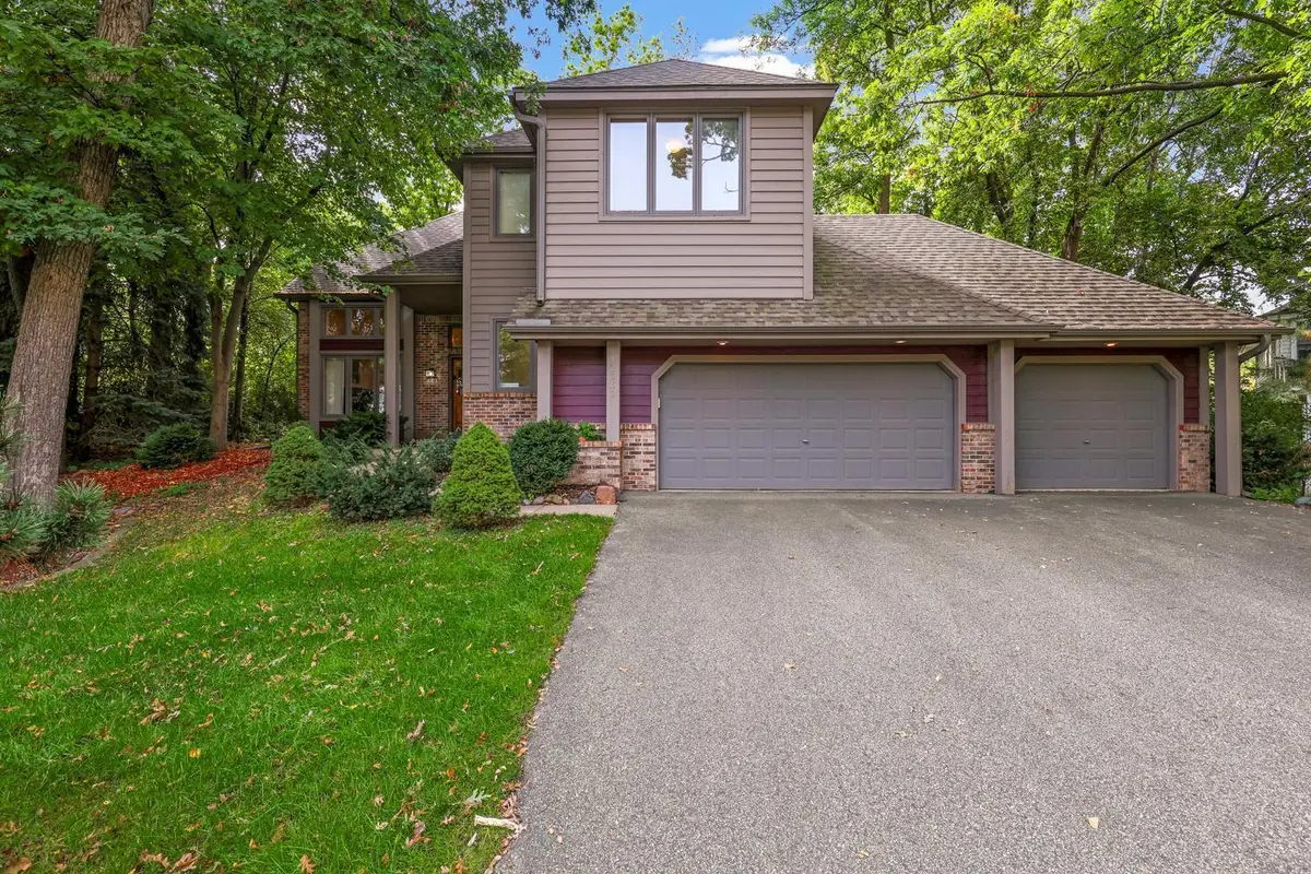 12068 Gantry LN, Apple Valley, MN 55124