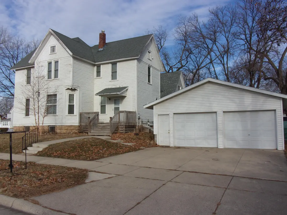 231 S Prairie AVE, Fairmont, MN 56031