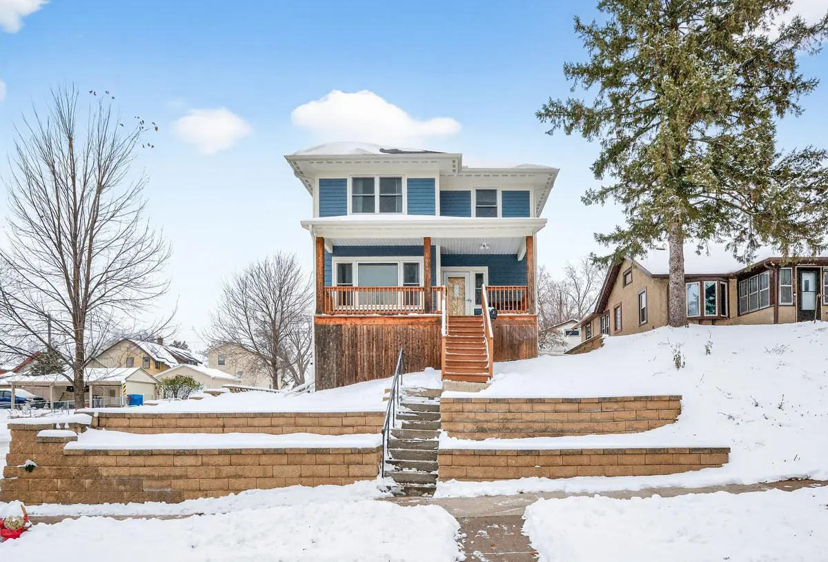 1661 Bush AVE, Saint Paul, MN 55106