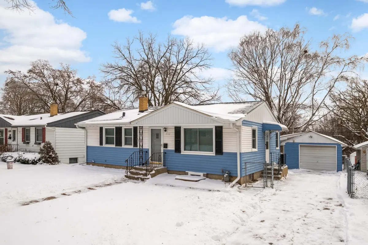 2112 Hawthorne AVE E, Saint Paul, MN 55119