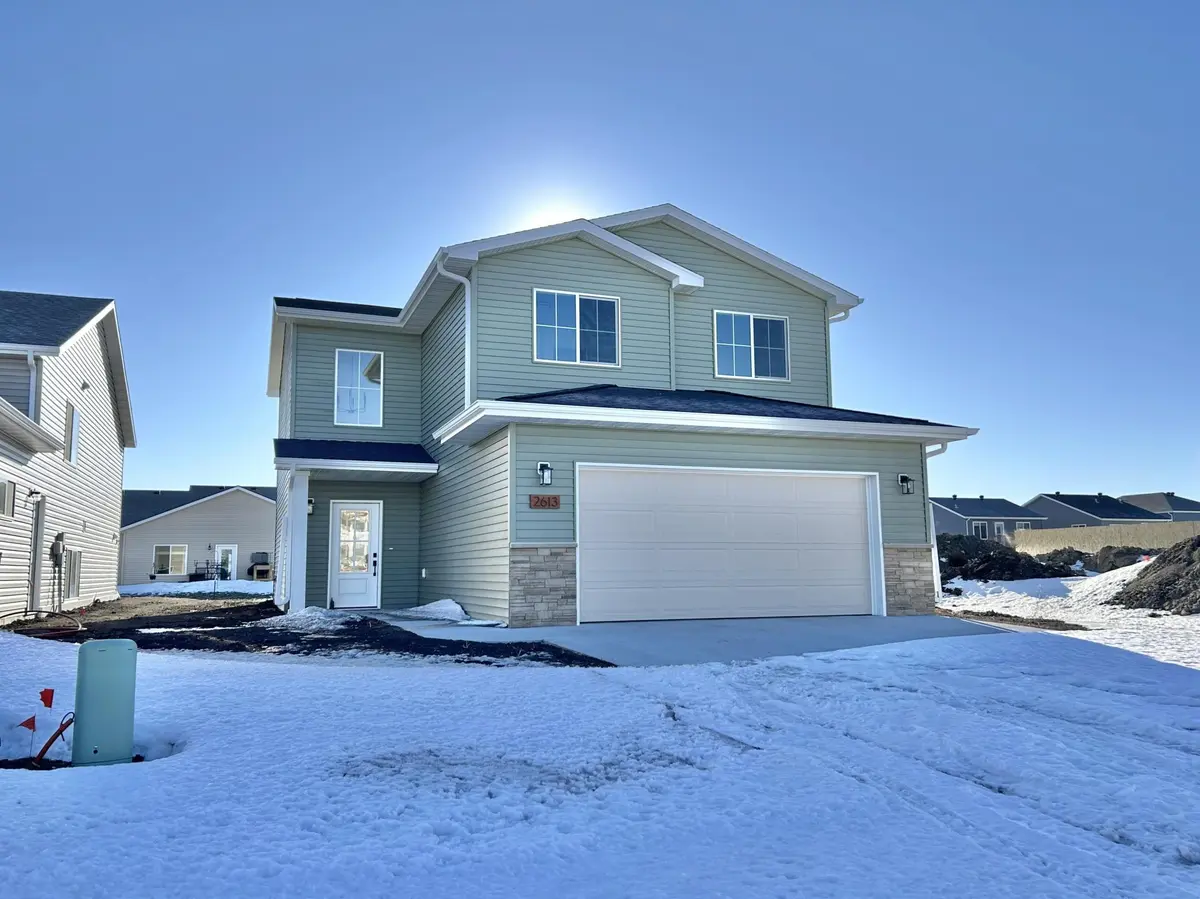 2613 36 AVE S, Moorhead, MN 56560