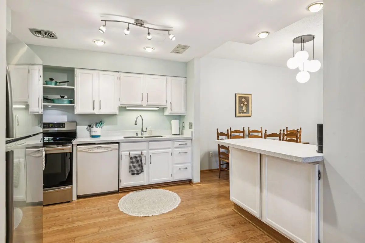 2265 Youngman AVE #403E, Saint Paul, MN 55116