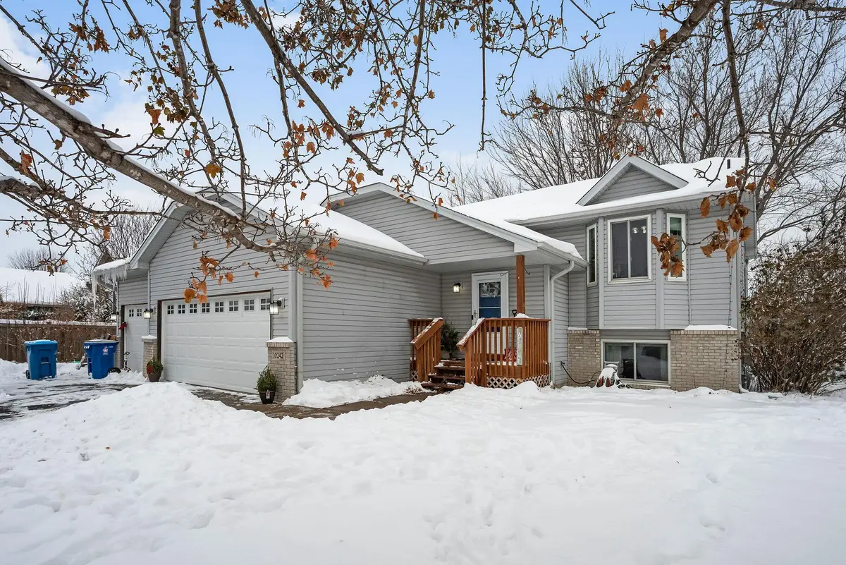 10242 52nd ST NE, Albertville, MN 55301