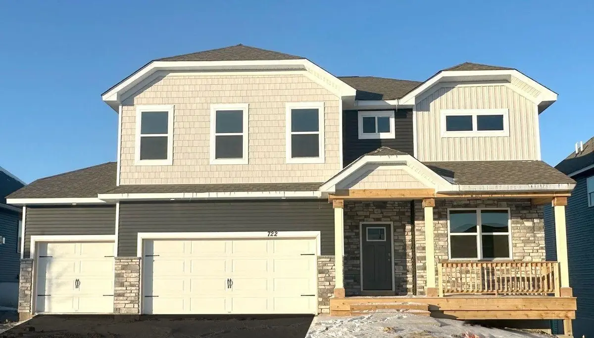 722 Winterberry LN, Waconia, MN 55387