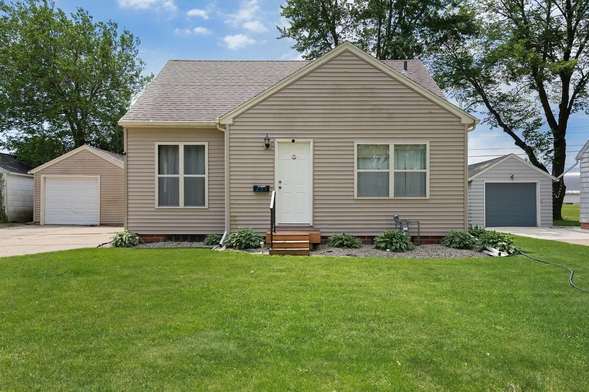 221 E Park ST, Owatonna, MN 55060