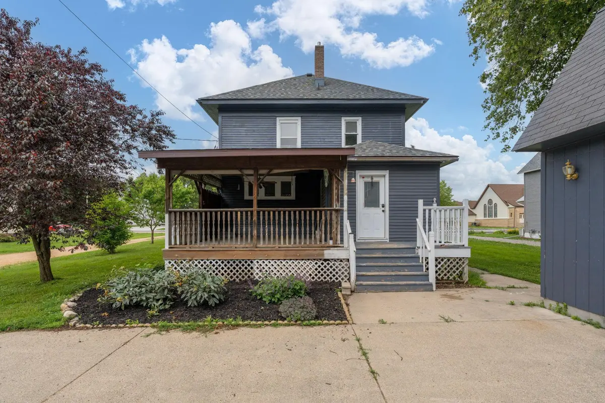 240 Cleveland AVE W, Winnebago, MN 56098