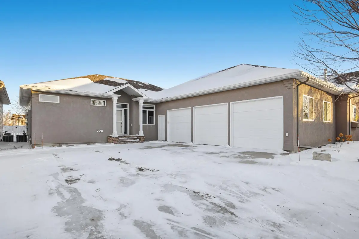 724 Northridge WAY, West Fargo, ND 58078