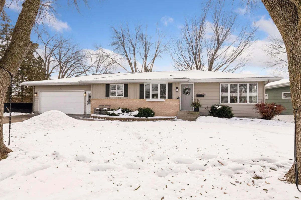 317 W 4th ST, Waconia, MN 55387