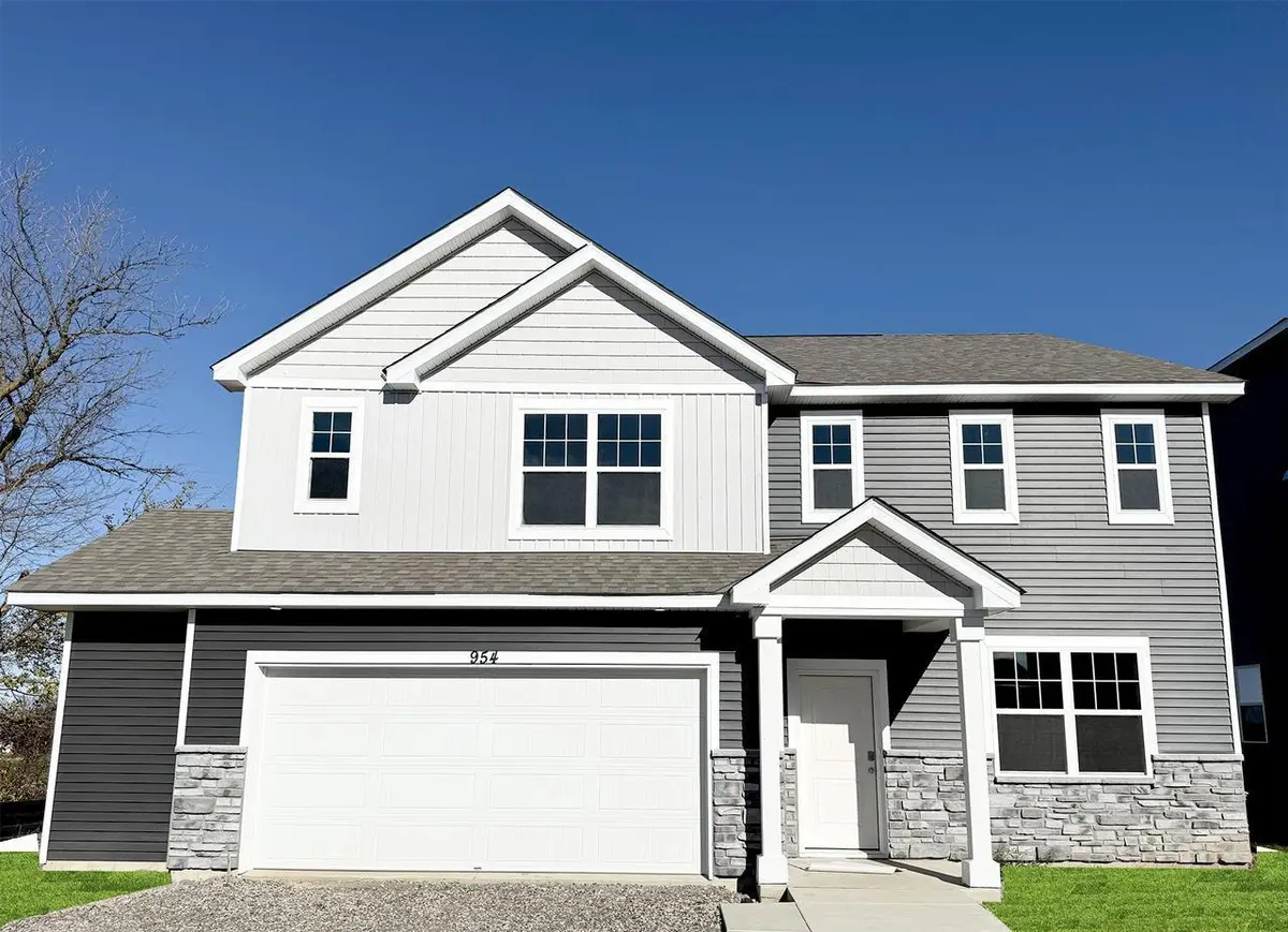 954 Silvercreek AVE W, Delano, MN 55328