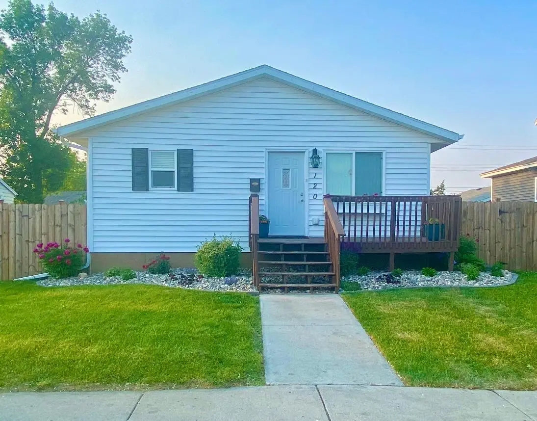120 N 2nd AVE N, Wahpeton, ND 58075