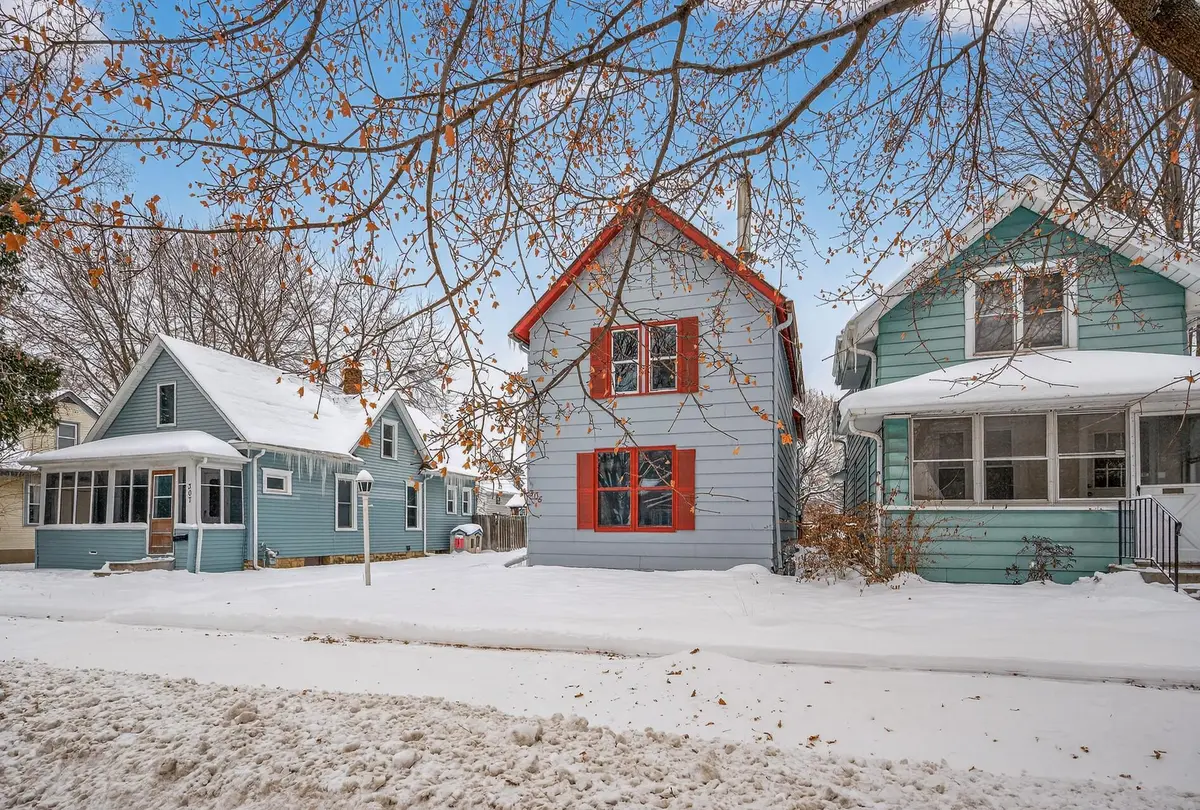 305 Osceola AVE S, Saint Paul, MN 55102