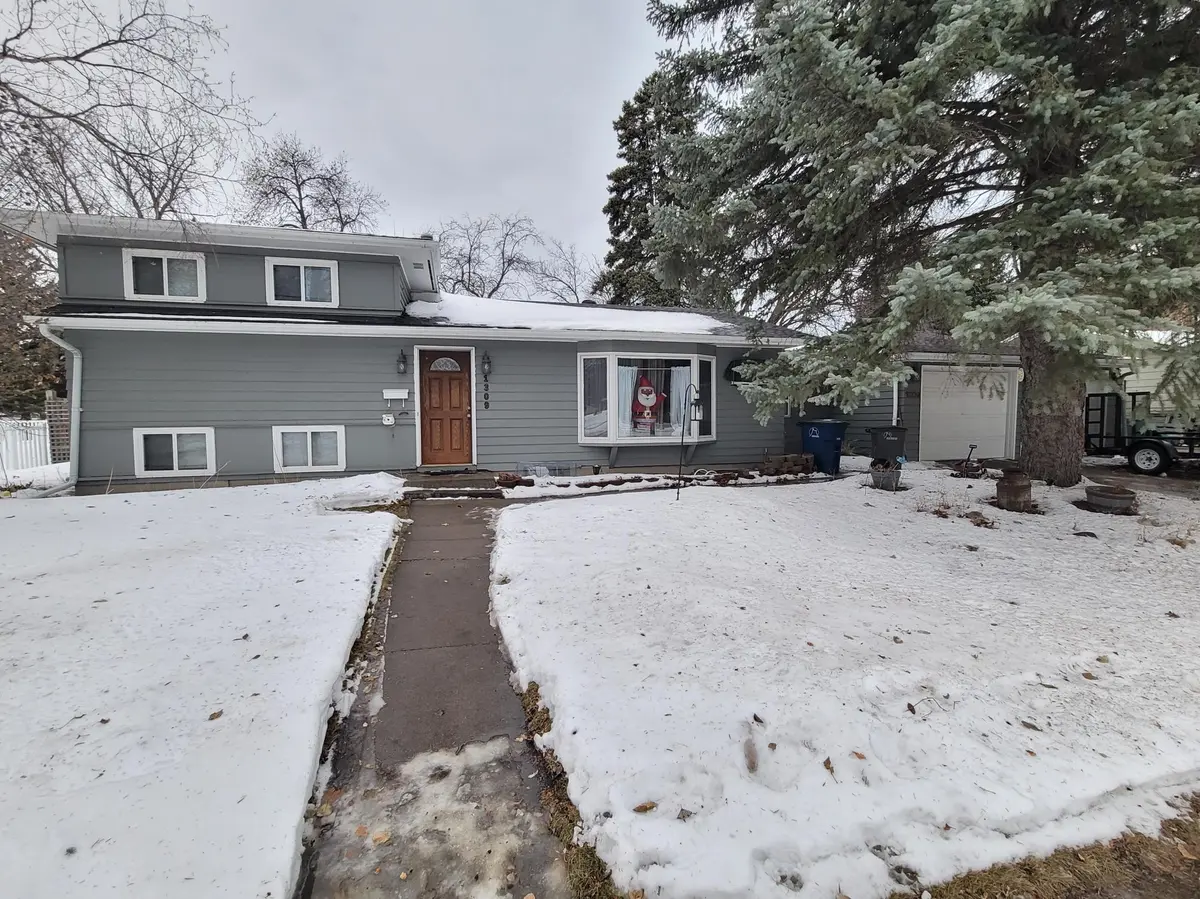 1309 Elm ST S, Moorhead, MN 56560