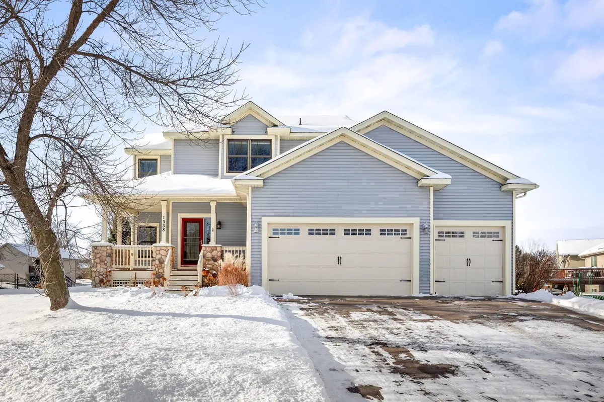 1338 Oakwood LN, Hanover, MN 55341