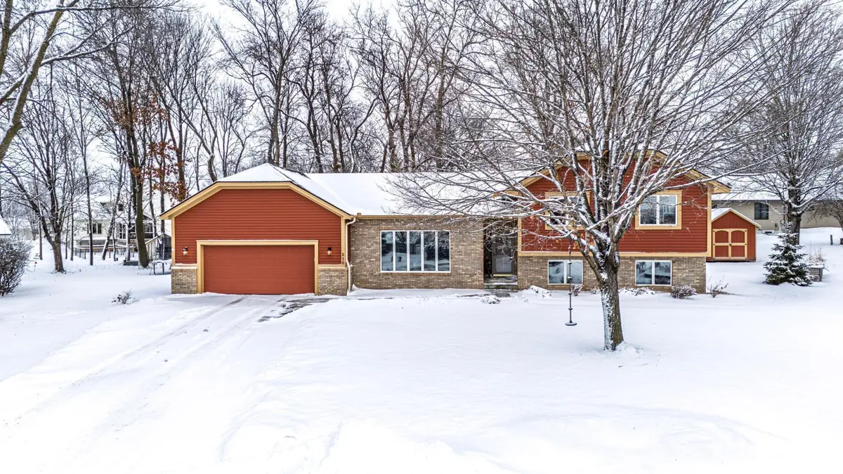 510 Liberty LN, New Prague, MN 56071