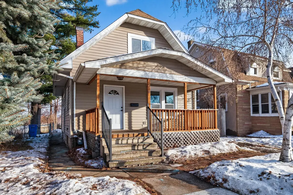 1310 Rice ST, Saint Paul, MN 55117