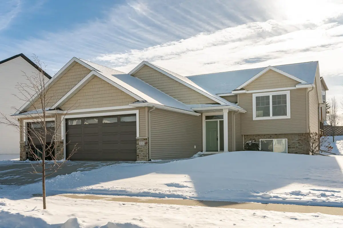 830 Towne DR NE, Byron, MN 55920