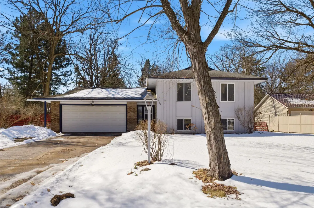 10664 Hollywood BLVD NW, Coon Rapids, MN 55433