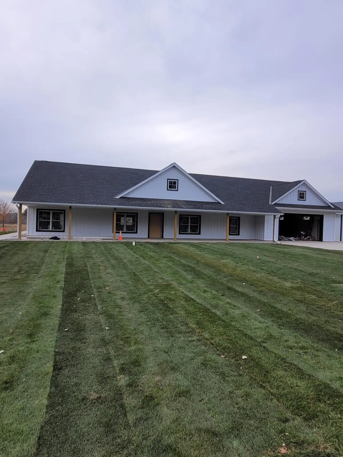 19590 University AVE NW, Oak Grove, MN 55011