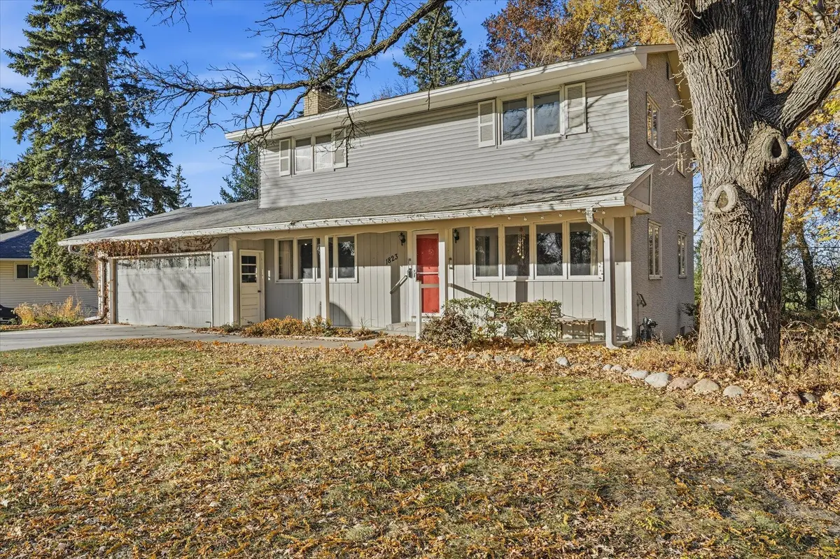1823 Gramsie RD, Arden Hills, MN 55112