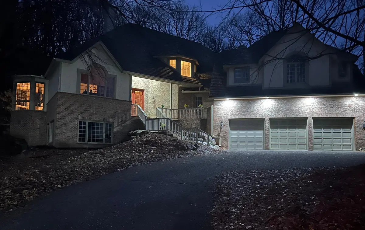 6323 Timber TRL, Edina, MN 55439