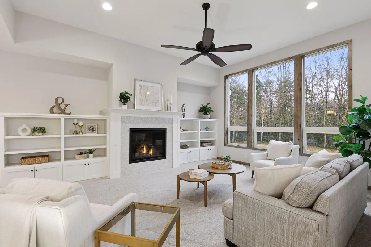 1843 Campfire DR E, Waconia, MN 55387