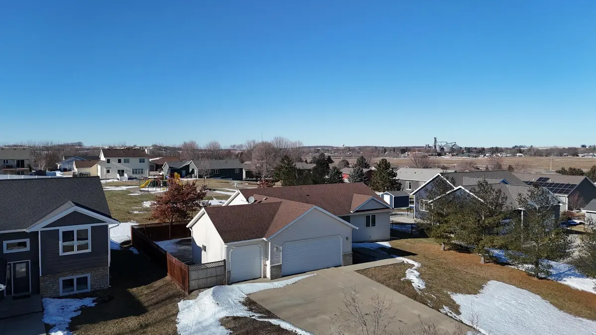 45 Rolling Hills DR, Elgin, MN 55932