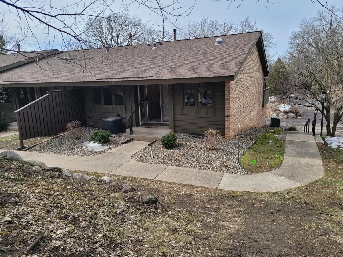 165 Birnamwood DR, Burnsville, MN 55337