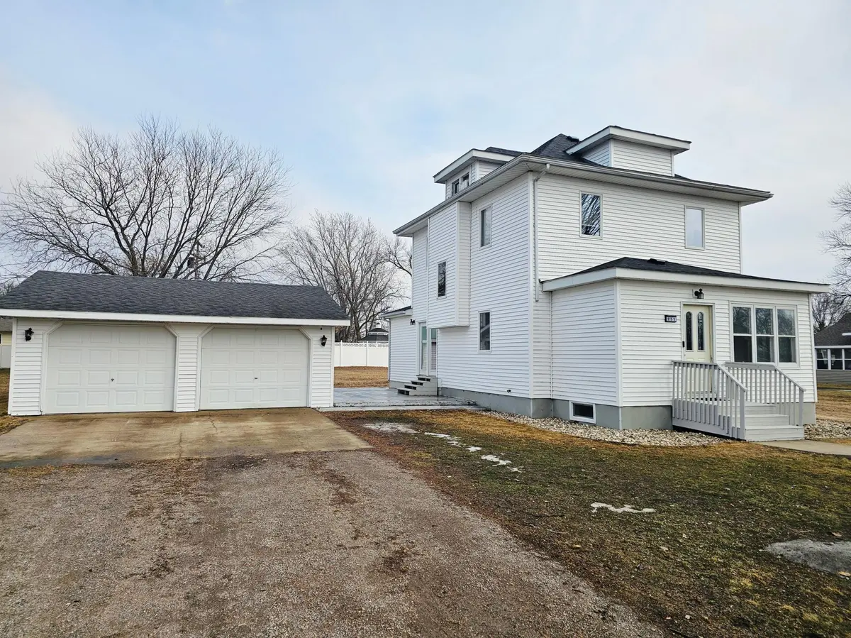 251 2nd ST, Dawson, MN 56232