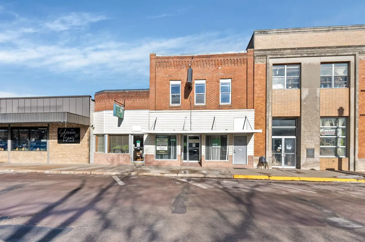 308 10th ST, Windom, MN 56101