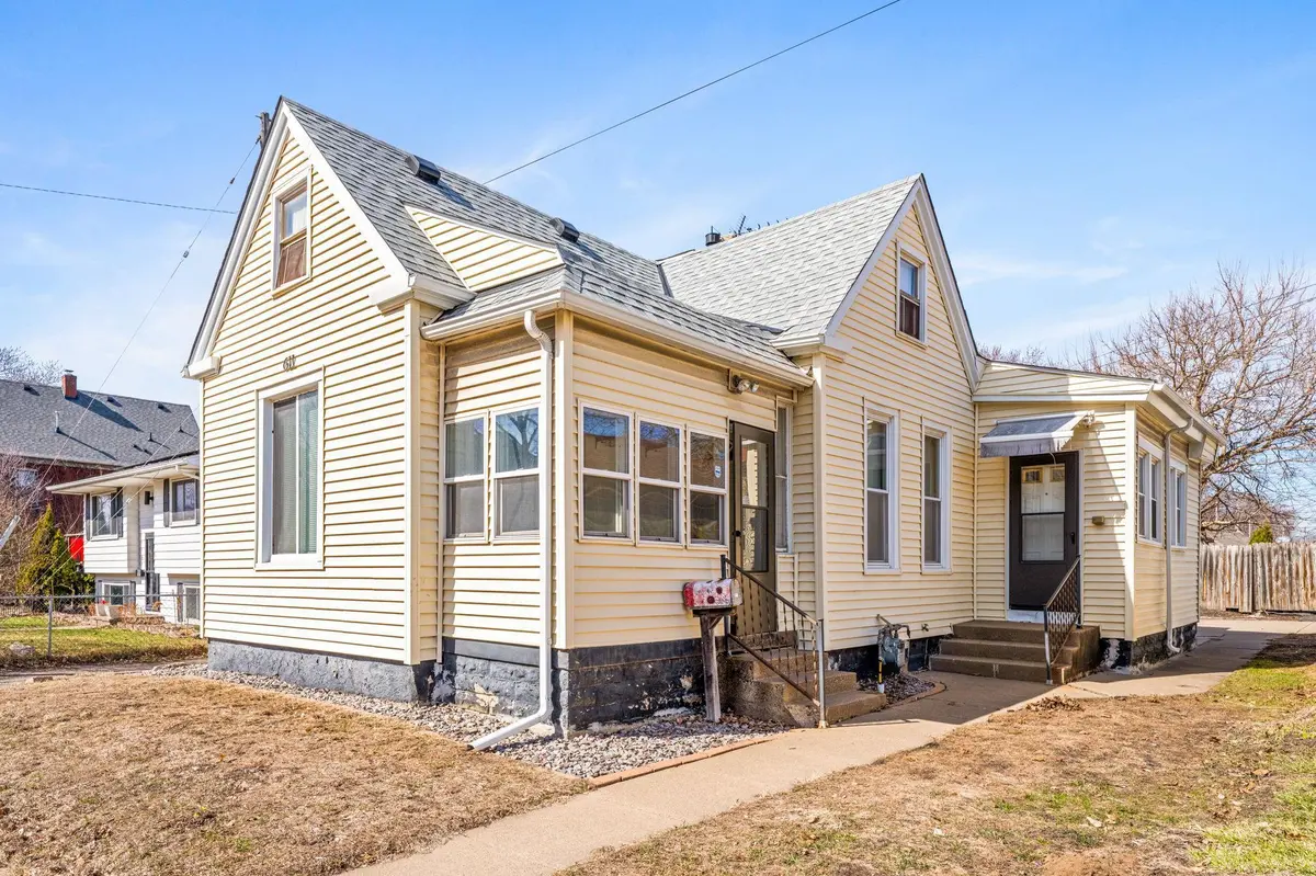 611 Broadway ST NE, Minneapolis, MN 55413