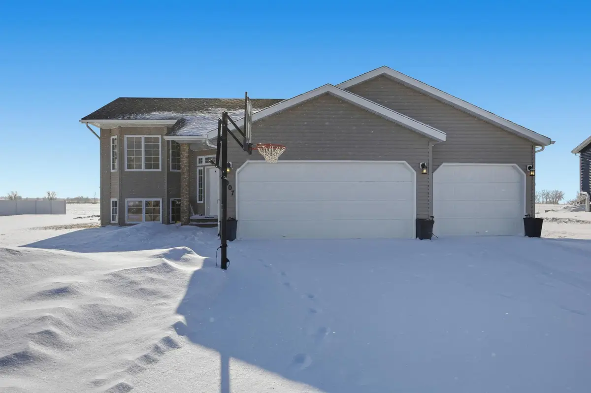 1007 11th AVE SE, Barnesville, MN 56514