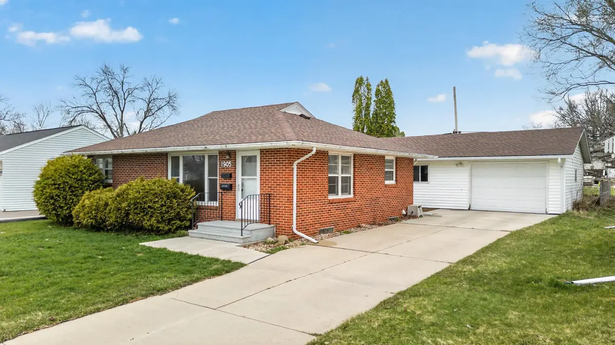 1905 3rd AVE SE, Austin, MN 55912